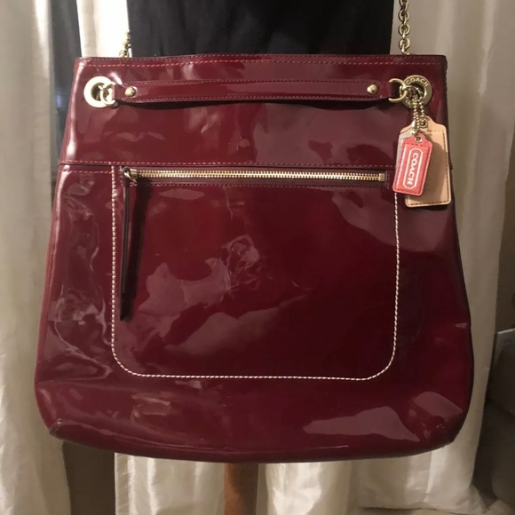 🎉HP🎉New! Coach Crimson Poppy Slim Convertible Patent Leather Tote Gold Chain🥀 - Picture 5 of 15